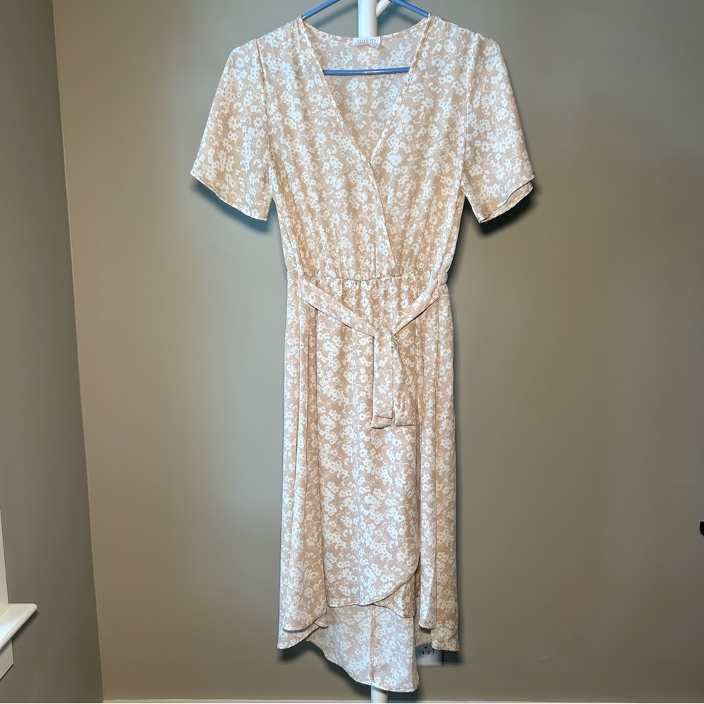 Sienna Sky Dress High Low Light Tan (nude)/White Floral Small